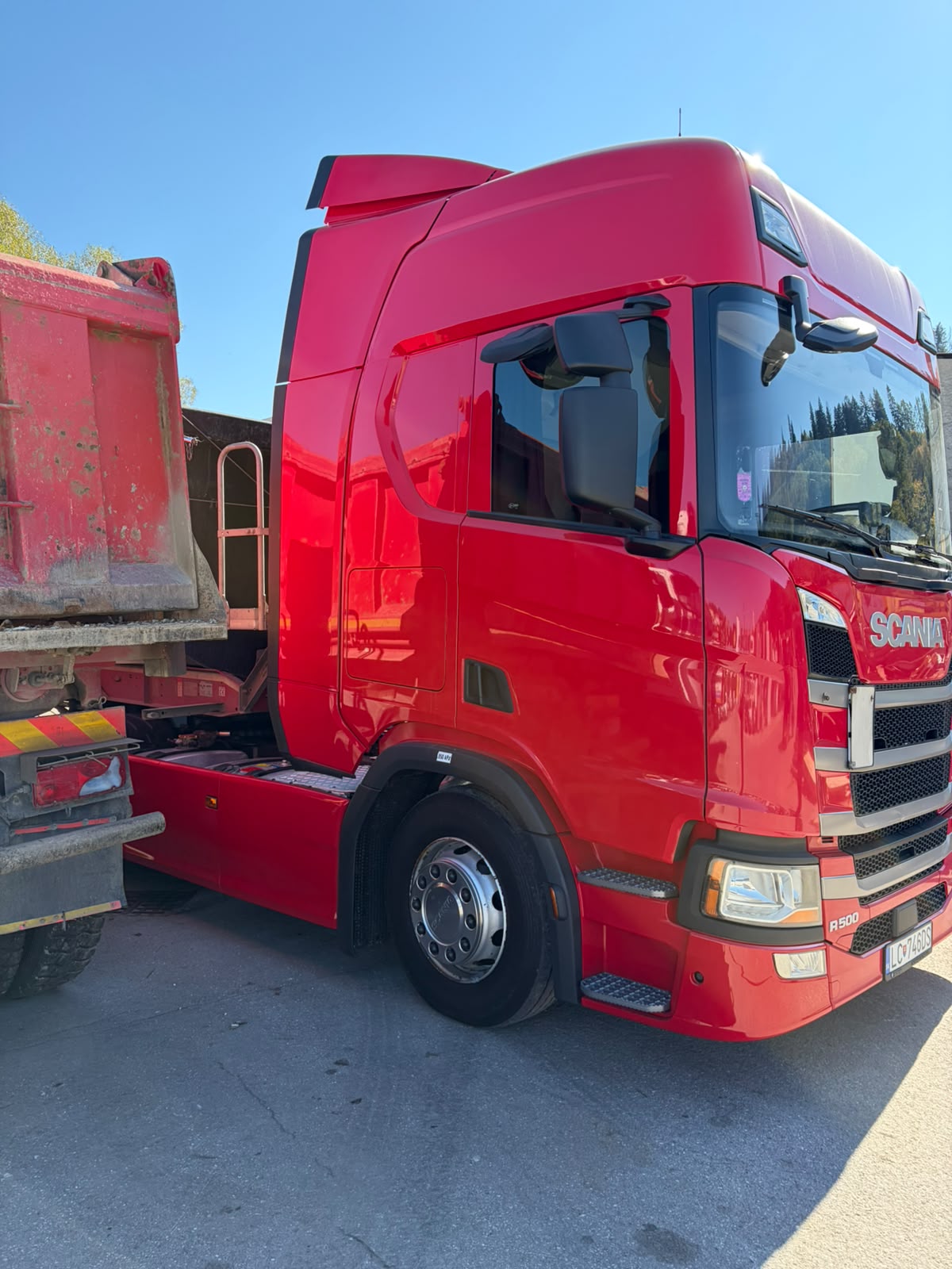 Scania — ťahač návesov